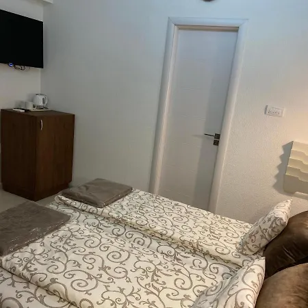 Apartmani Diksi 2 Centar Becicherecul Mare Exterior foto